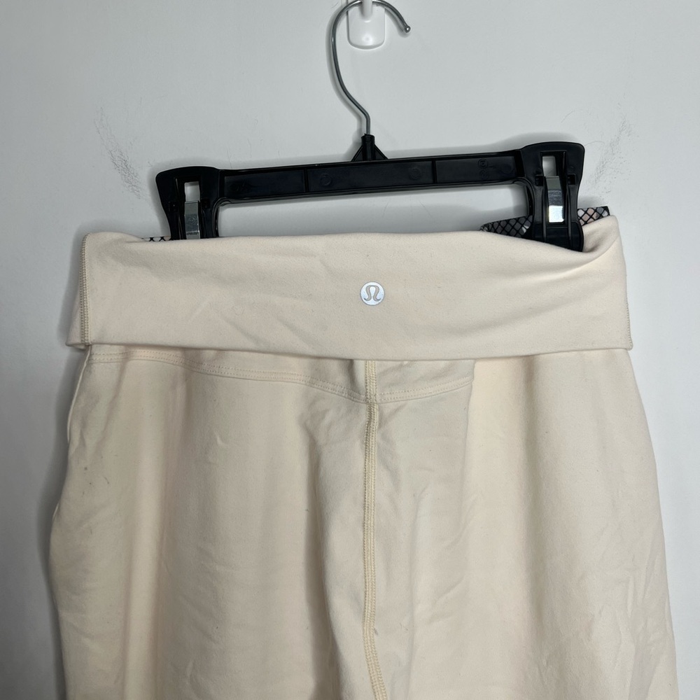 Lululemon Sunset Salutation Crop leggings - Picture 6 of 6